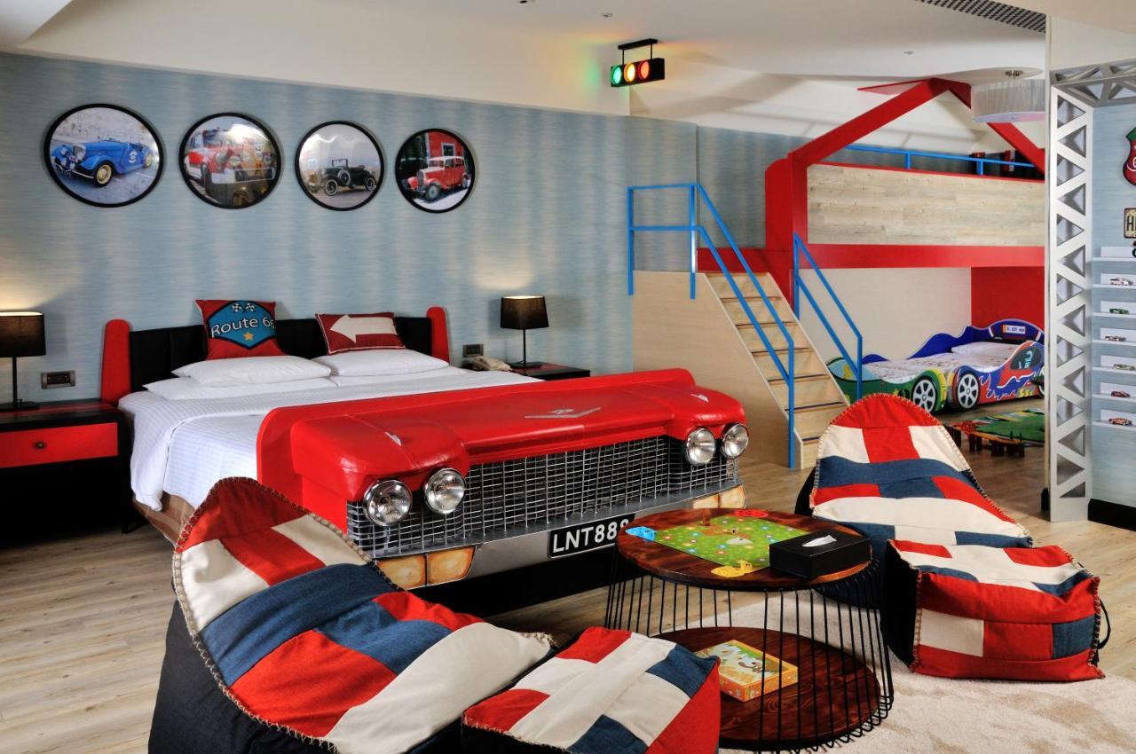 E-Da Royal Hotel Dashu Exterior foto The London themed room at the hotel