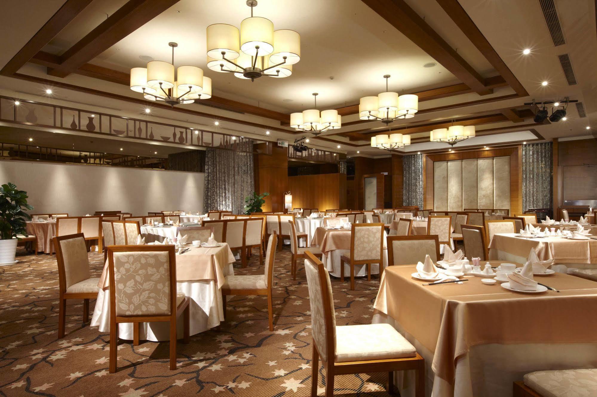 E-Da Royal Hotel Dashu Restaurante foto Interior of the restaurant